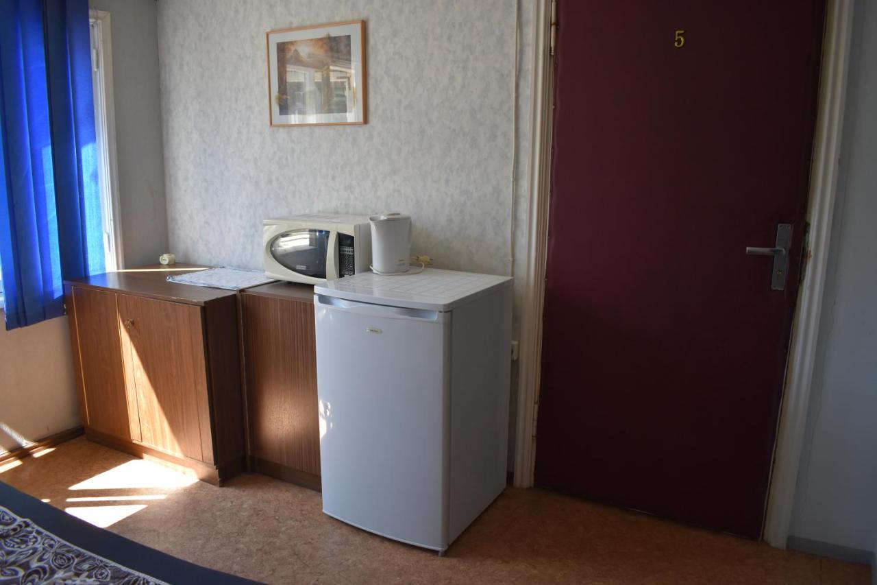 Budget Hostel Parnu Luaran gambar